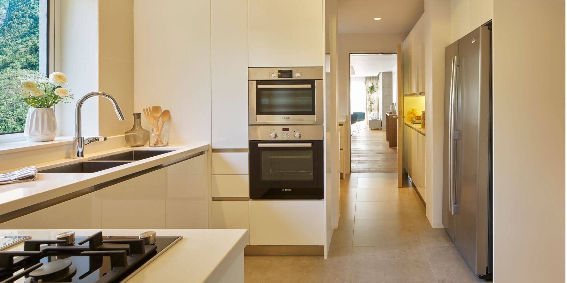 The Repulse Bay Unfurnished Apartments Morden Kitchen