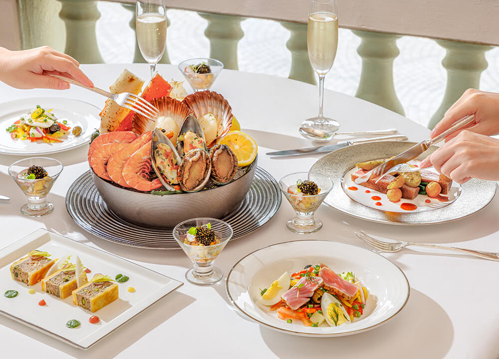 The Repluse Bay Apartment Resident Privileges Dining Offers