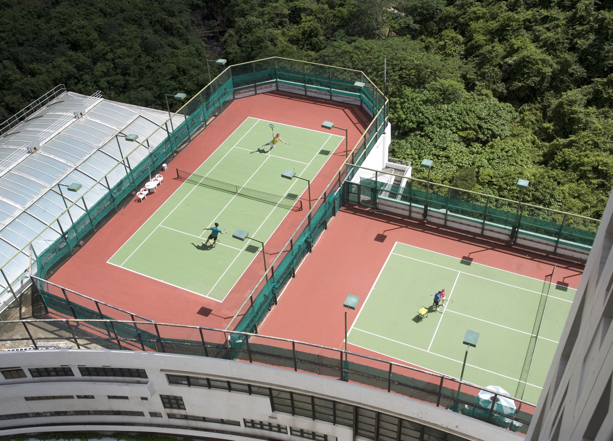 Outdoor Tennis Court | The Club | The Repulse Bay
