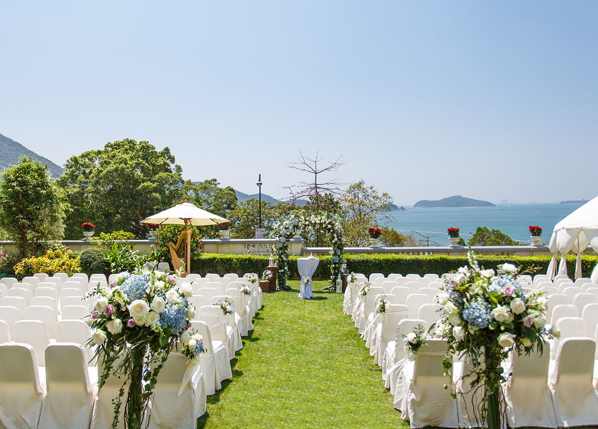 frontlawnrepulsebaywedding