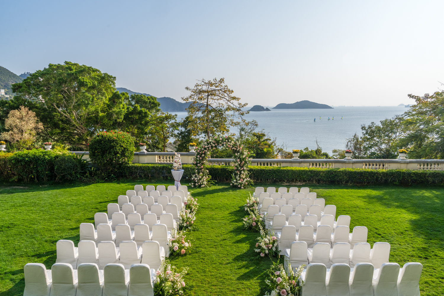 The Repulse Bay - Weddings - The Front Lawn