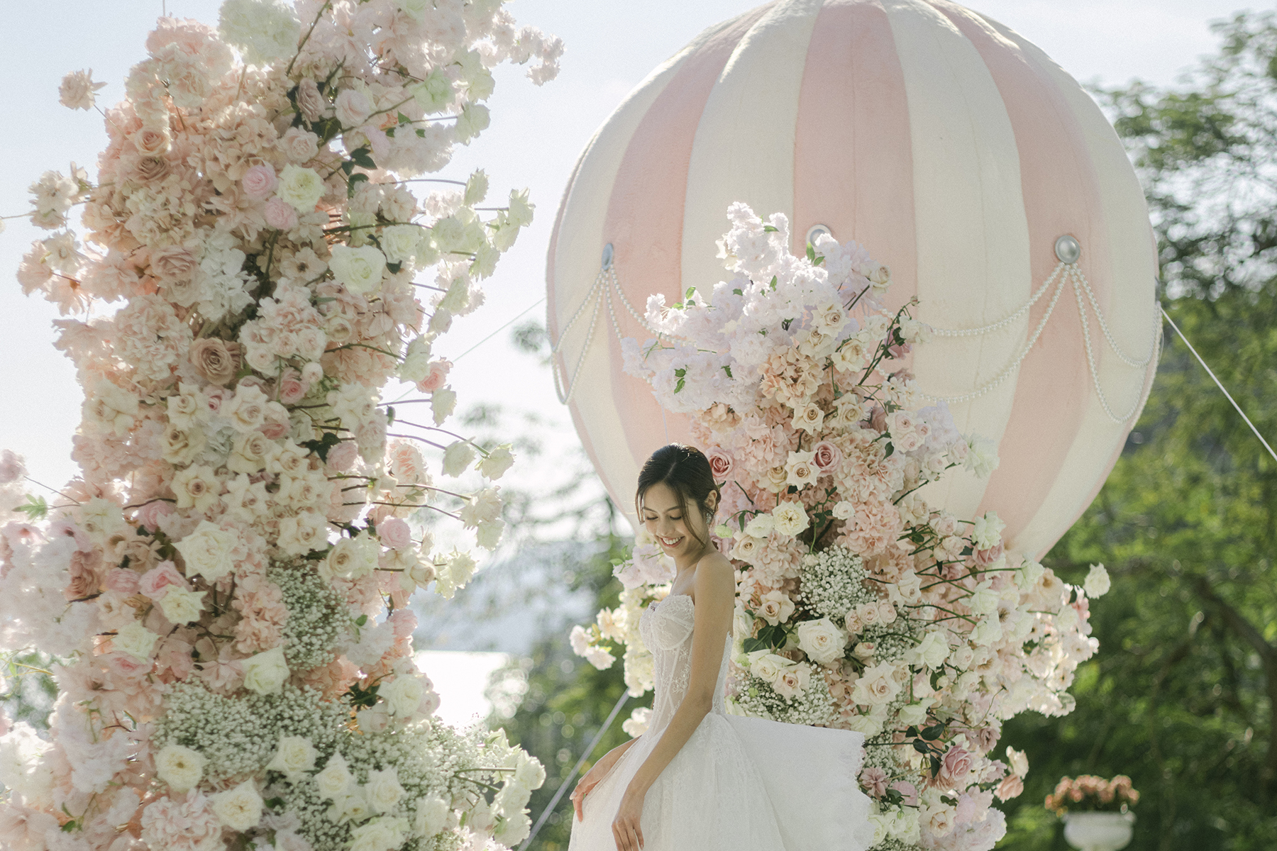 Hot Air Balloon Themed Wedding | Hong Kong Outdoor Wedding | The Repulse Bay