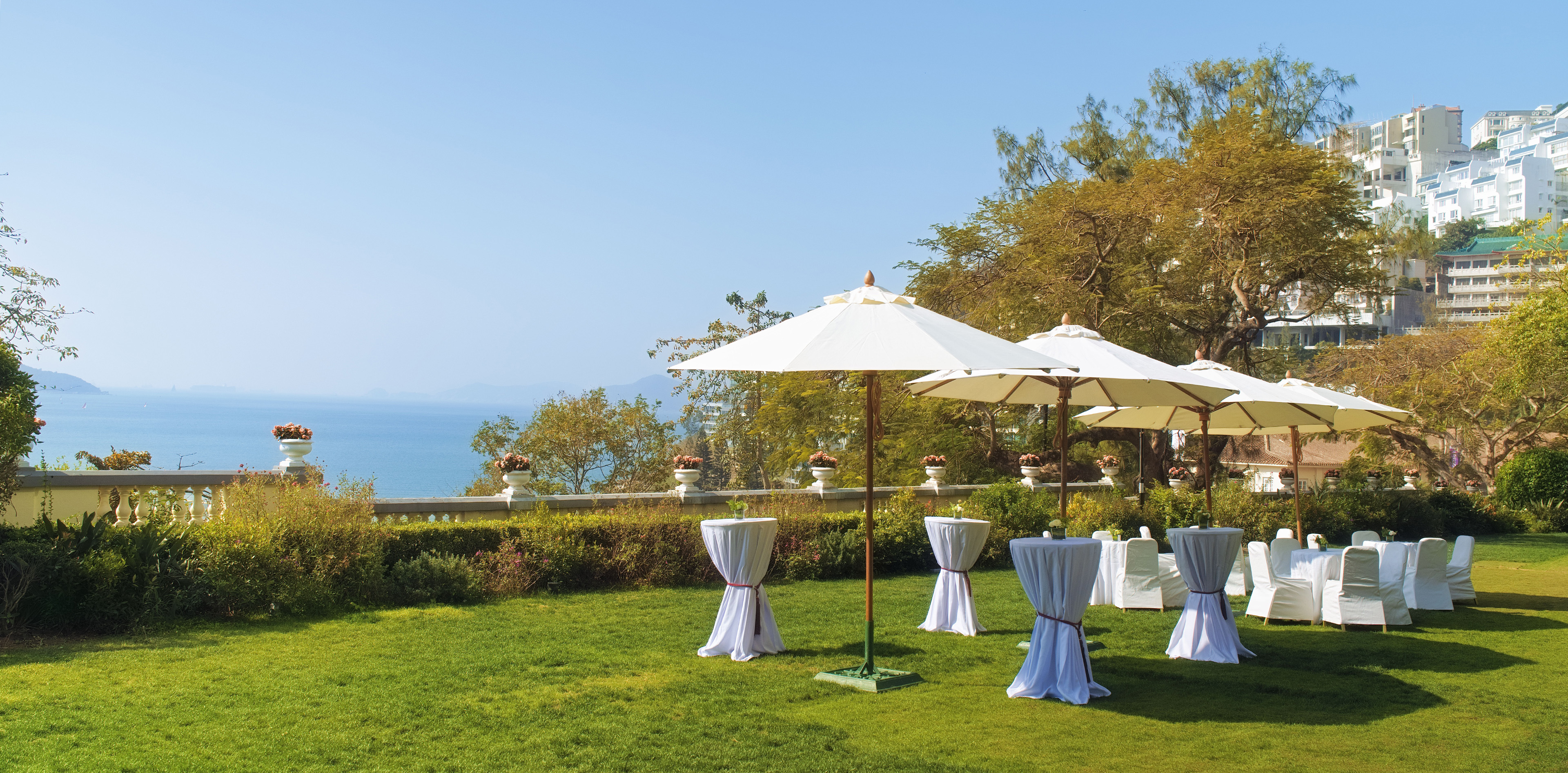 The Repulse Bay - Celebrations - Front Lawn